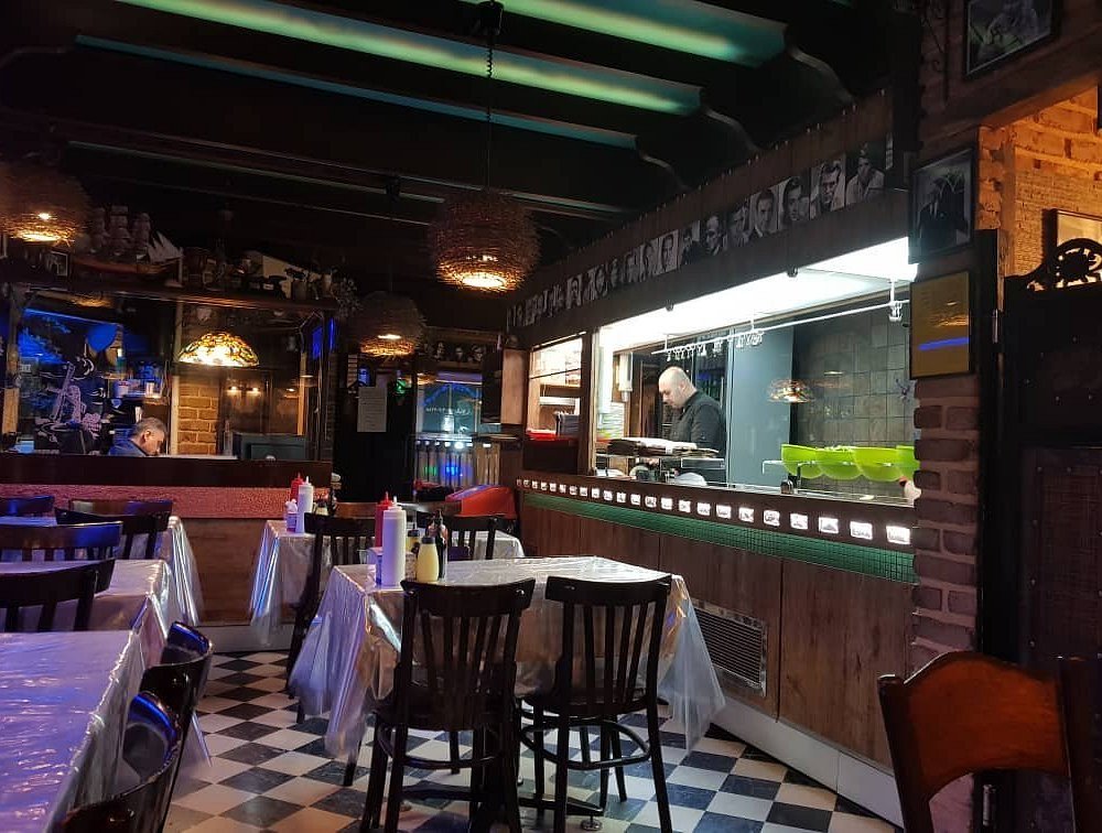 哈三秘制脆皮烤鸭餐厅 德黑兰店 restaurant in تهران, Iran