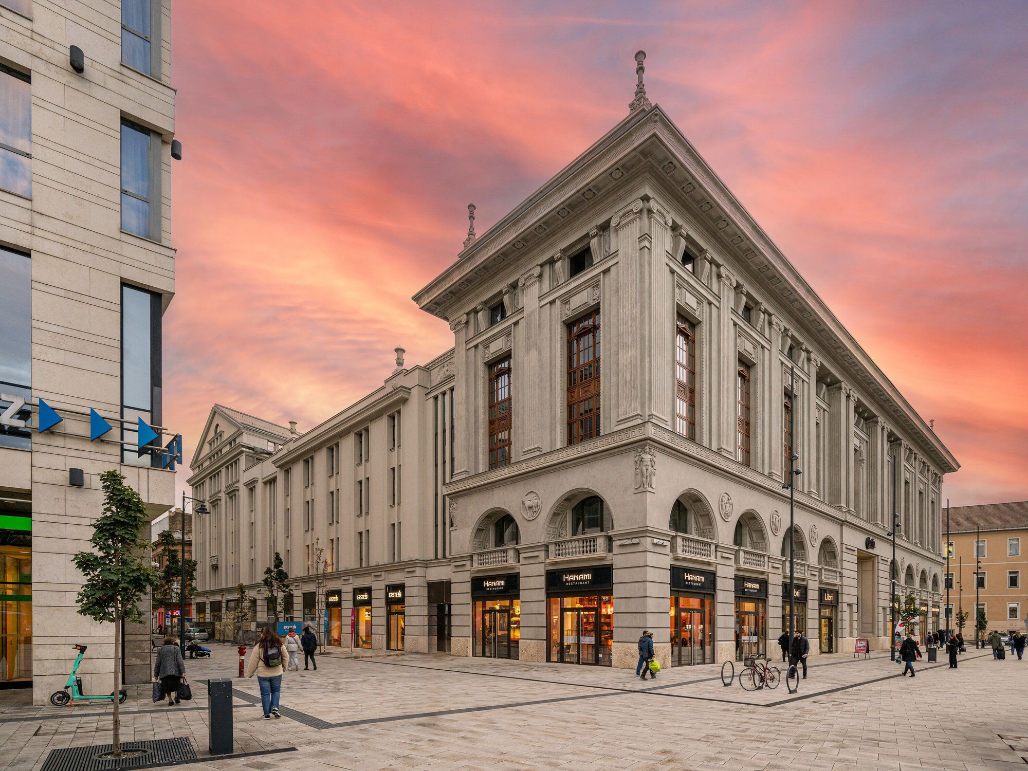 Time Out Market Budapest – Casa Christa, Restaurant in Budapest