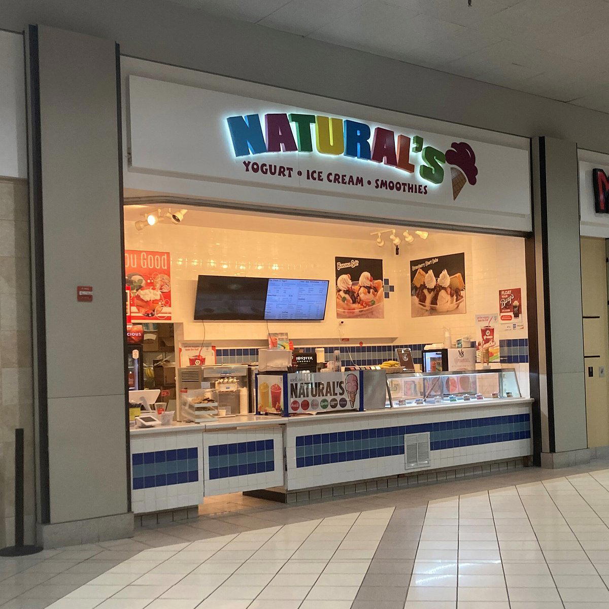 Natural's Ice Cream Yogurt & Smoothie restaurant in Atlanta, United States