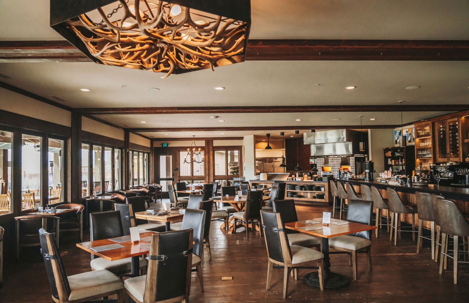 Fireside Room, Restaurant in Pray