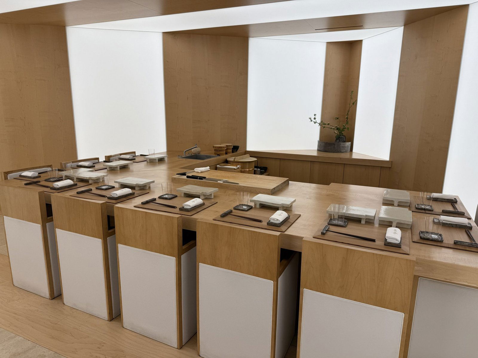 Sushi Yoshinaga, Restaurant in Paris