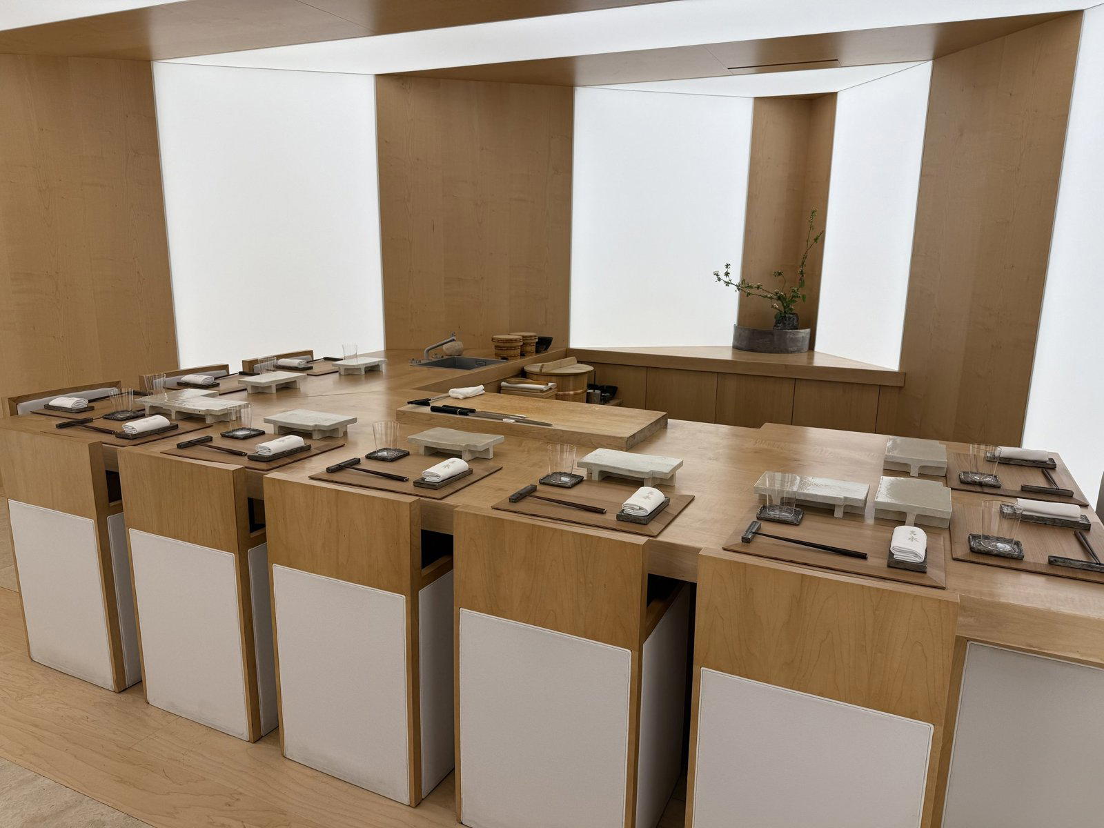 Sushi Yoshinaga restaurant in Paris