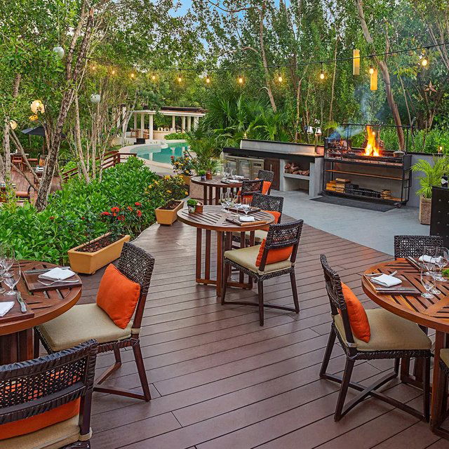 Tomahawk Open Fire Latin Grill, Restaurant in Riviera Maya