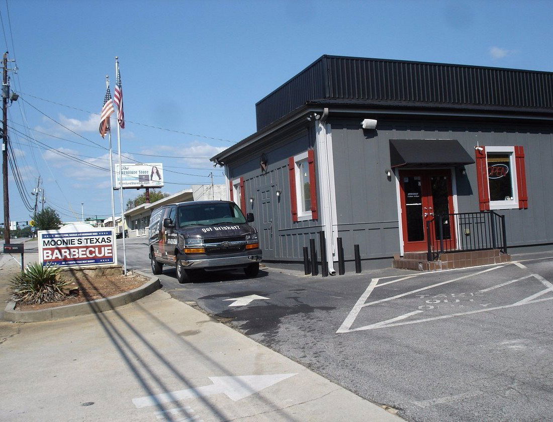Moonie's Texas BBQ, Restaurant in Flowery Branch