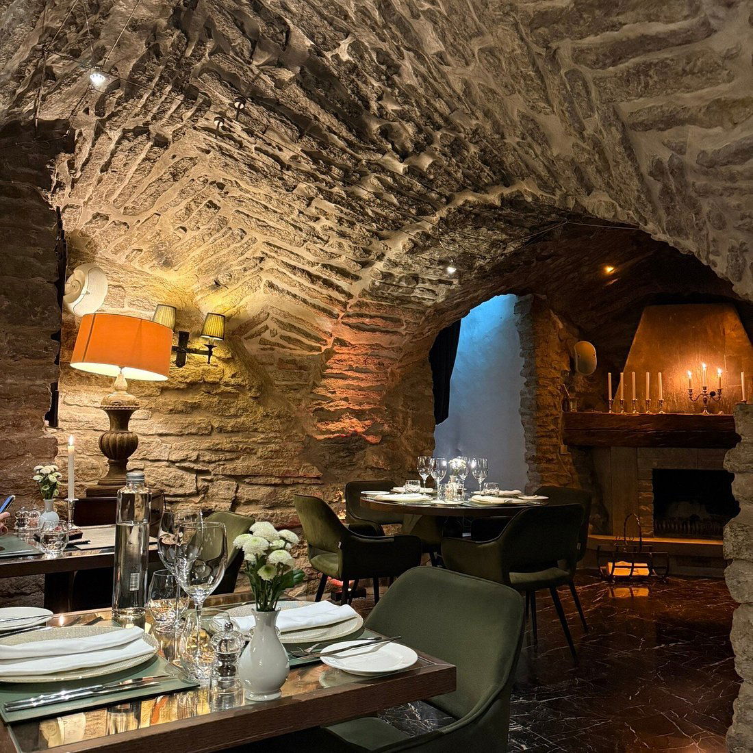 Stenhus Restaurant, Restaurant in Tallinn