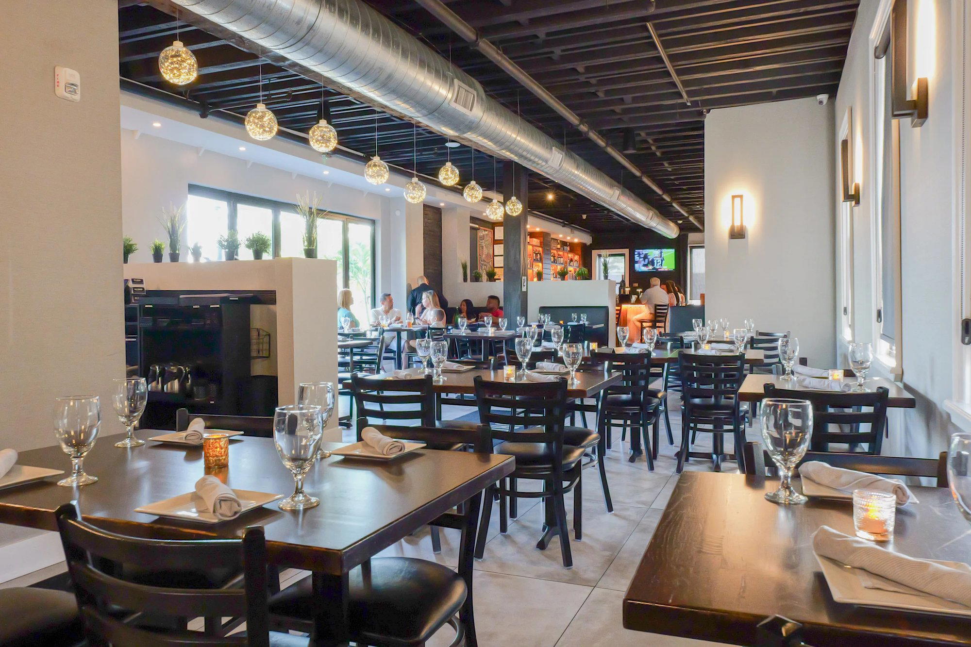 Del Porto Ristorante restaurant in Elizabethport, United States
