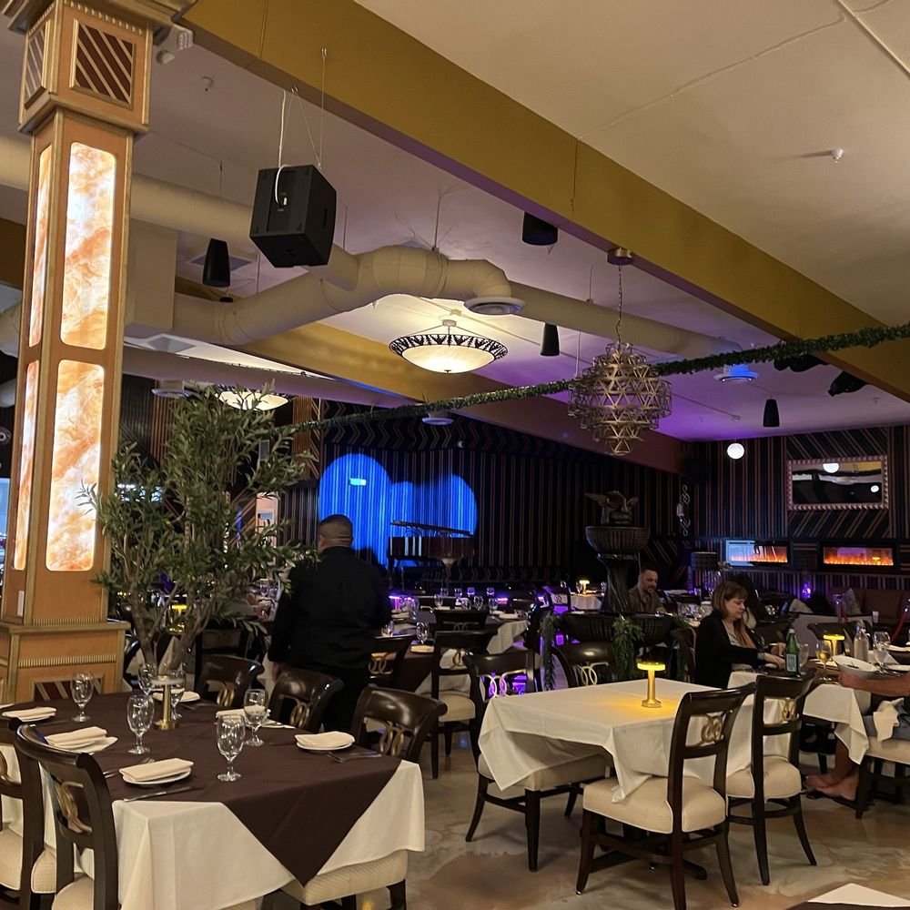 Coach's Lounge, Restaurant in Huntington Beach