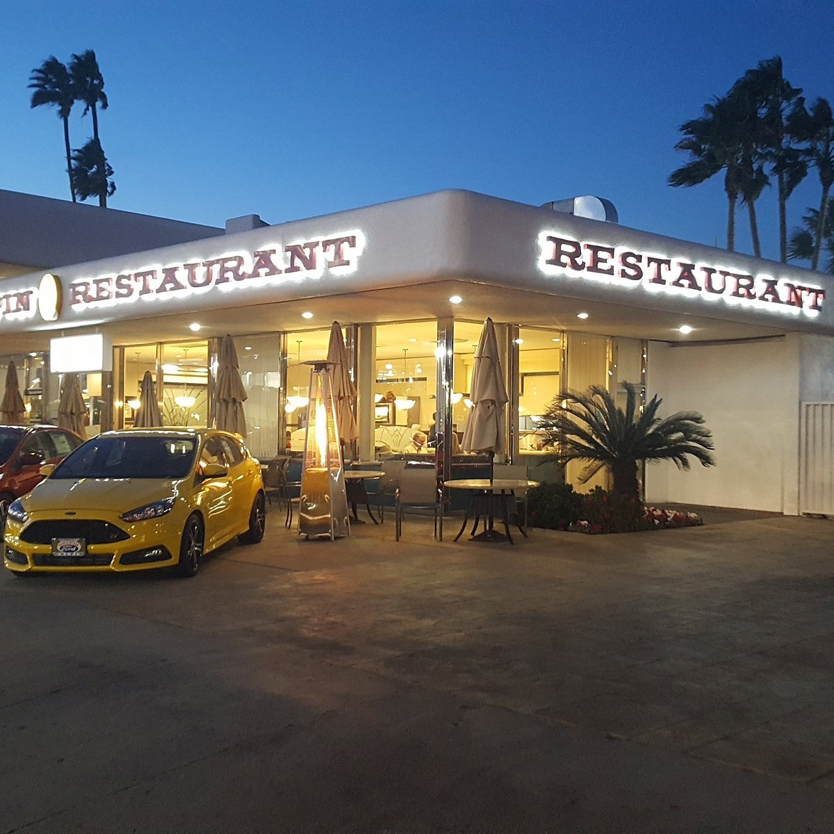 Horseless Carriage Restaurant, Restaurant in Los Angeles