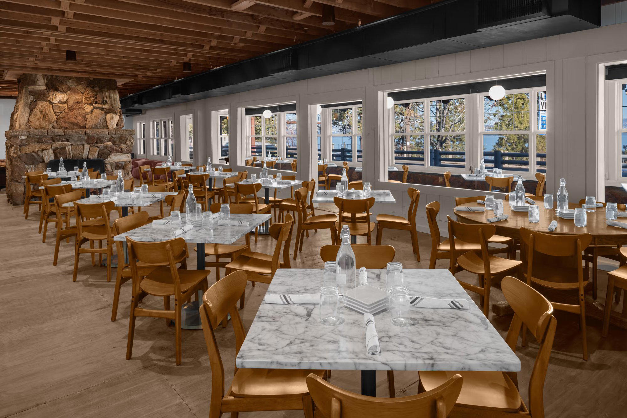 Sierra Surf Club restaurant in Tahoe City