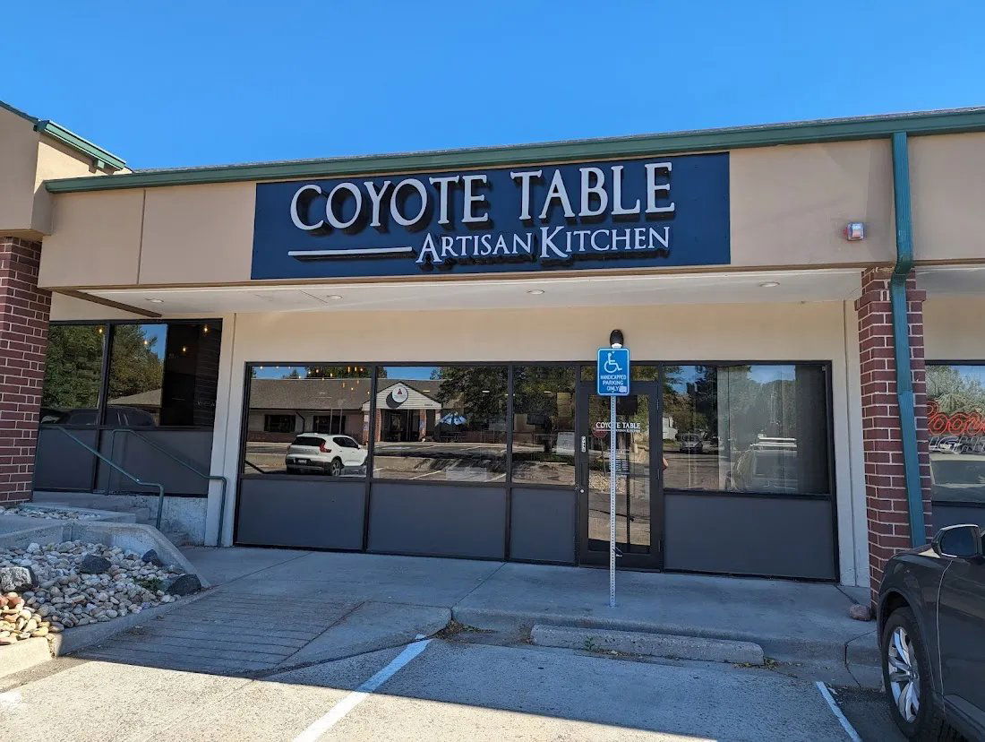 Coyote Table Artisan Kitchen & Bar, Restaurant in Lakewood