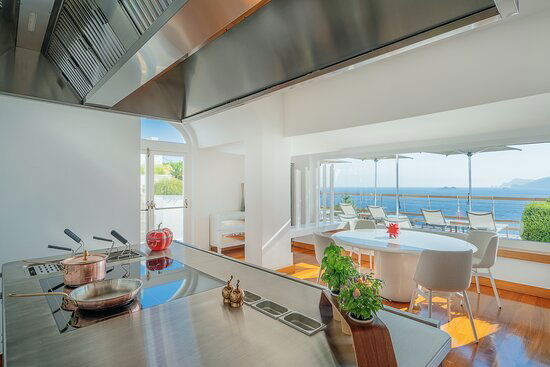 Seascape Restaurant, Restaurant in Praiano