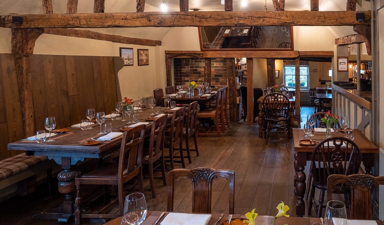 The Three Horseshoes