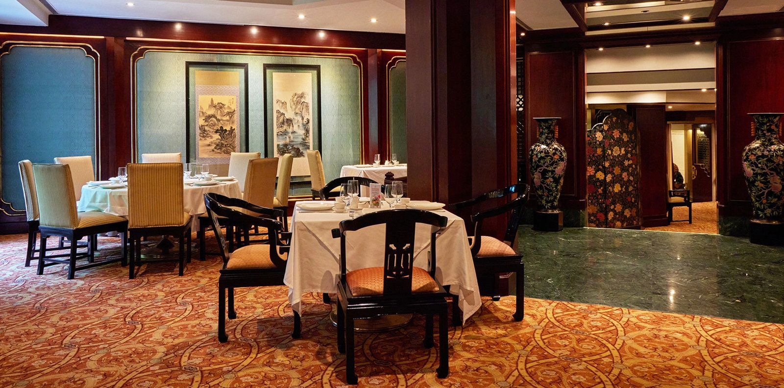 The Great Wall, Restaurant in Mumbai