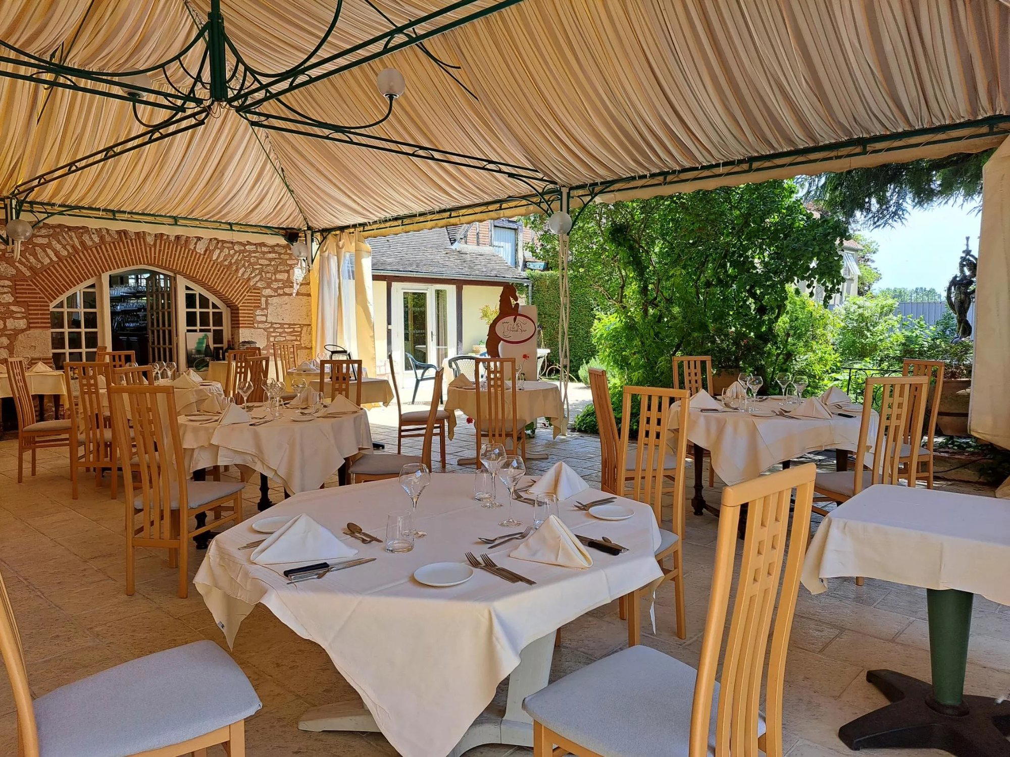La Grande Tour, Saint Ay, France