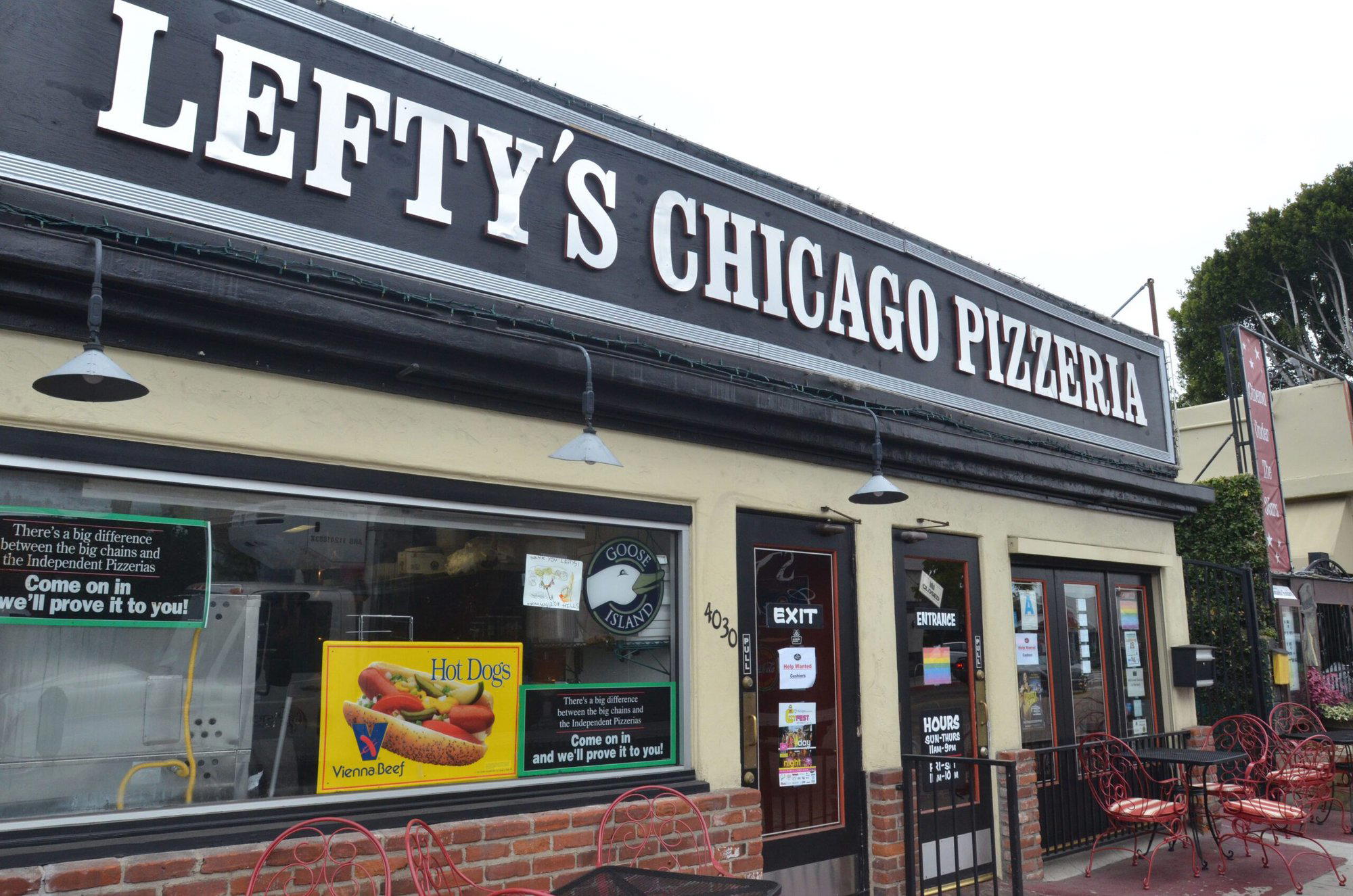 Lefty's Chicago Pizzeria restaurant in San Diego, United States