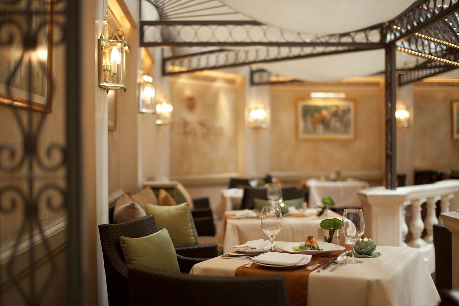 Le Soleil, Restaurant in Hong Kong