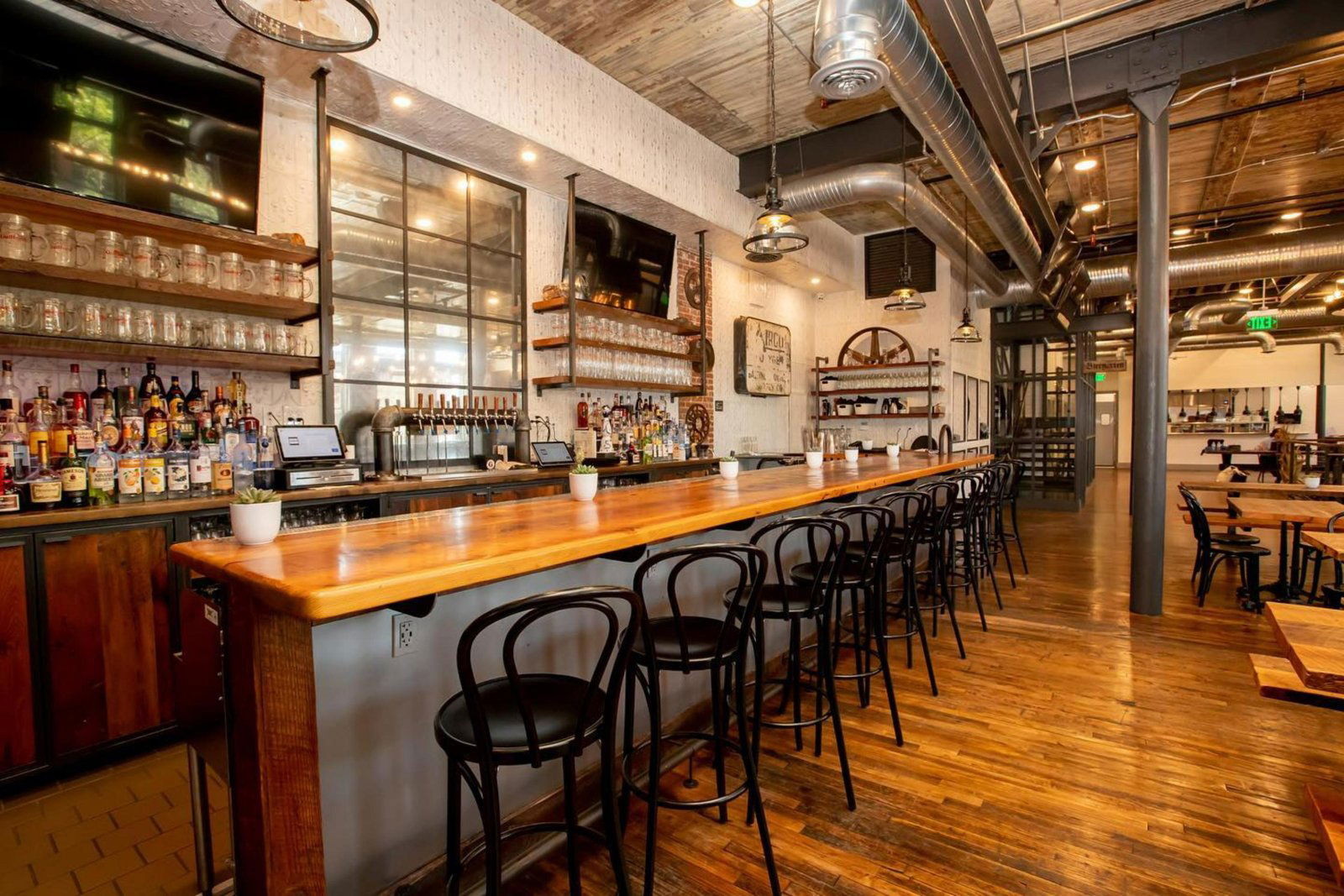 Guilford Hall, Restaurant in Baltimore