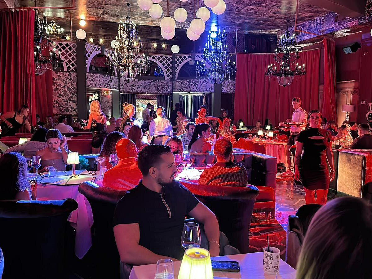 Calle Dragones restaurant in Miami, United States