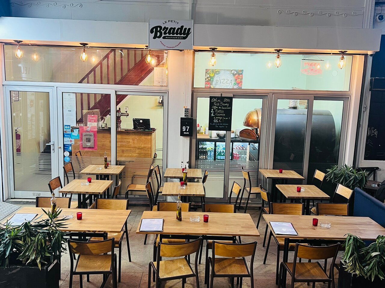 Le Brady, Restaurant in Paris