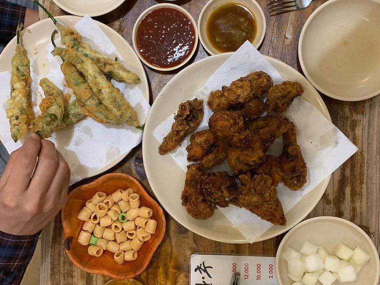 Han Chu Fried Chicken, Seoul, South Korea