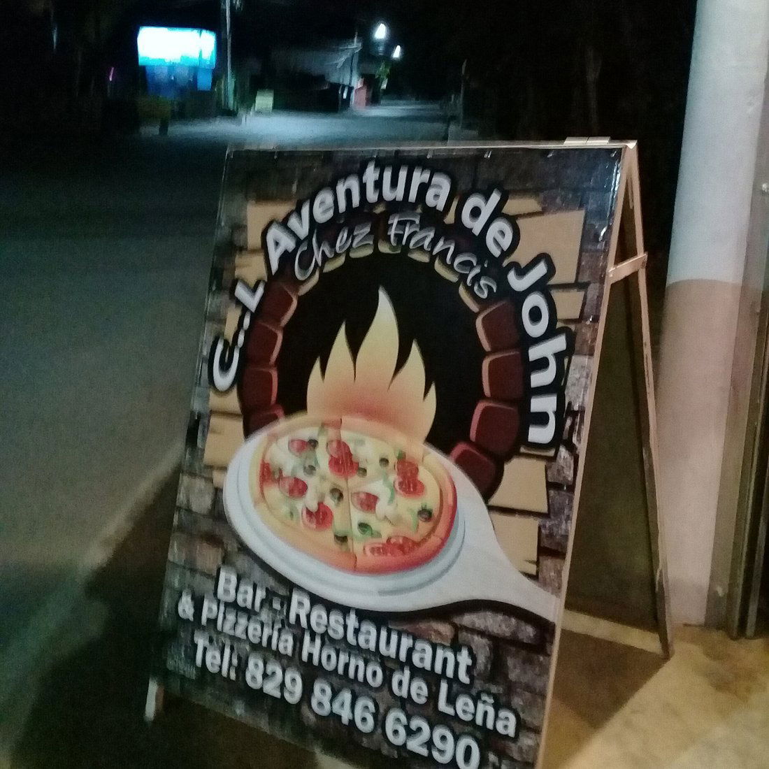 C. L’Aventura de John, Restaurant in Las Galeras