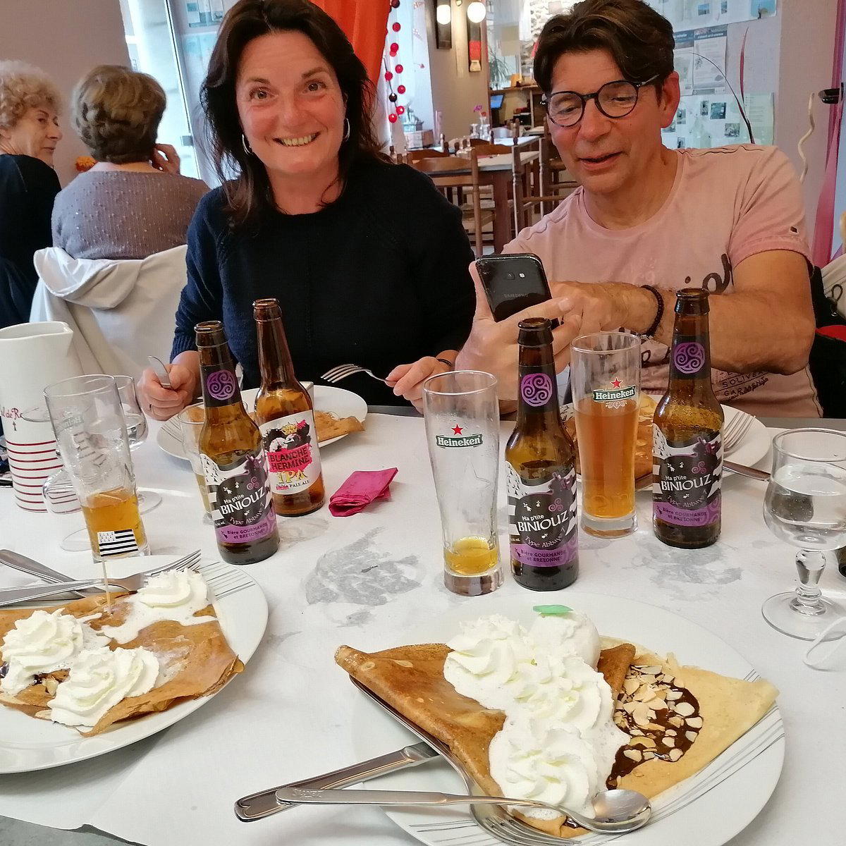 Les Fougères restaurant in Pleyber Christ, France