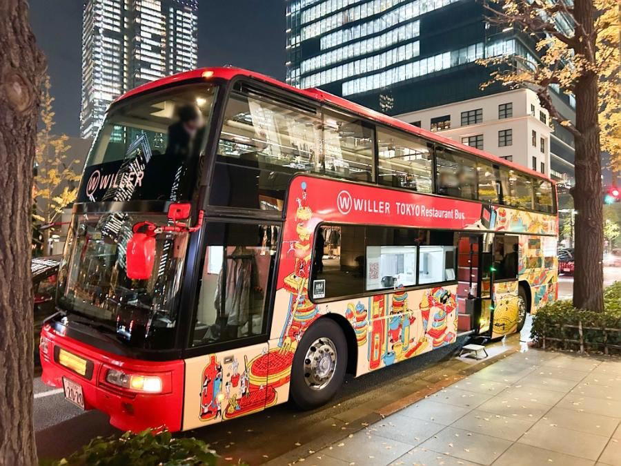 東京レストランバス "Tokyo Restaurant Bus" restaurant in Tokyo, Japan