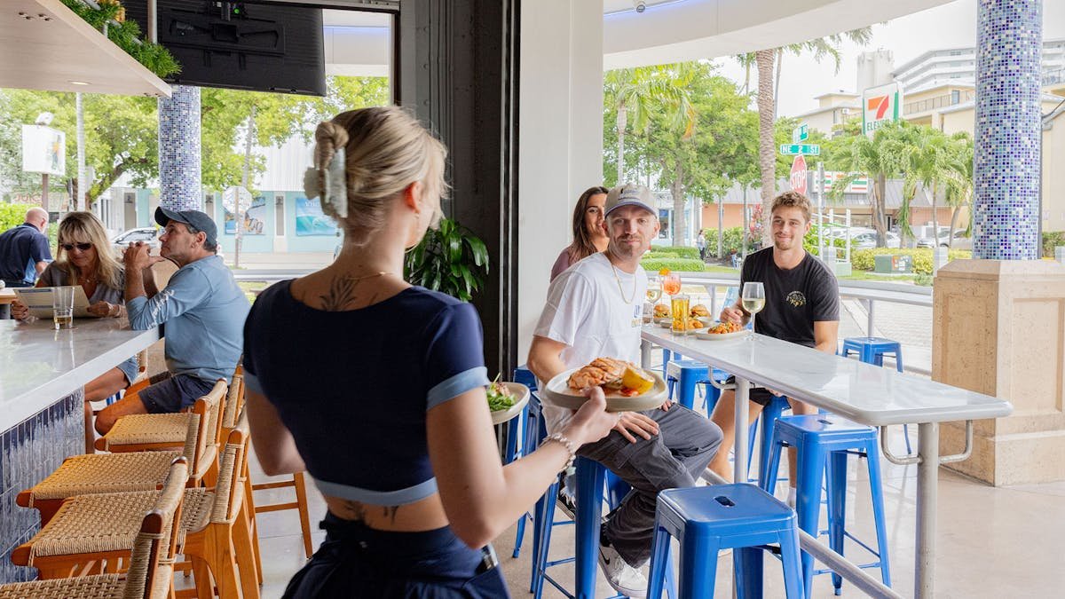 Lucky Lou's Raw Bar