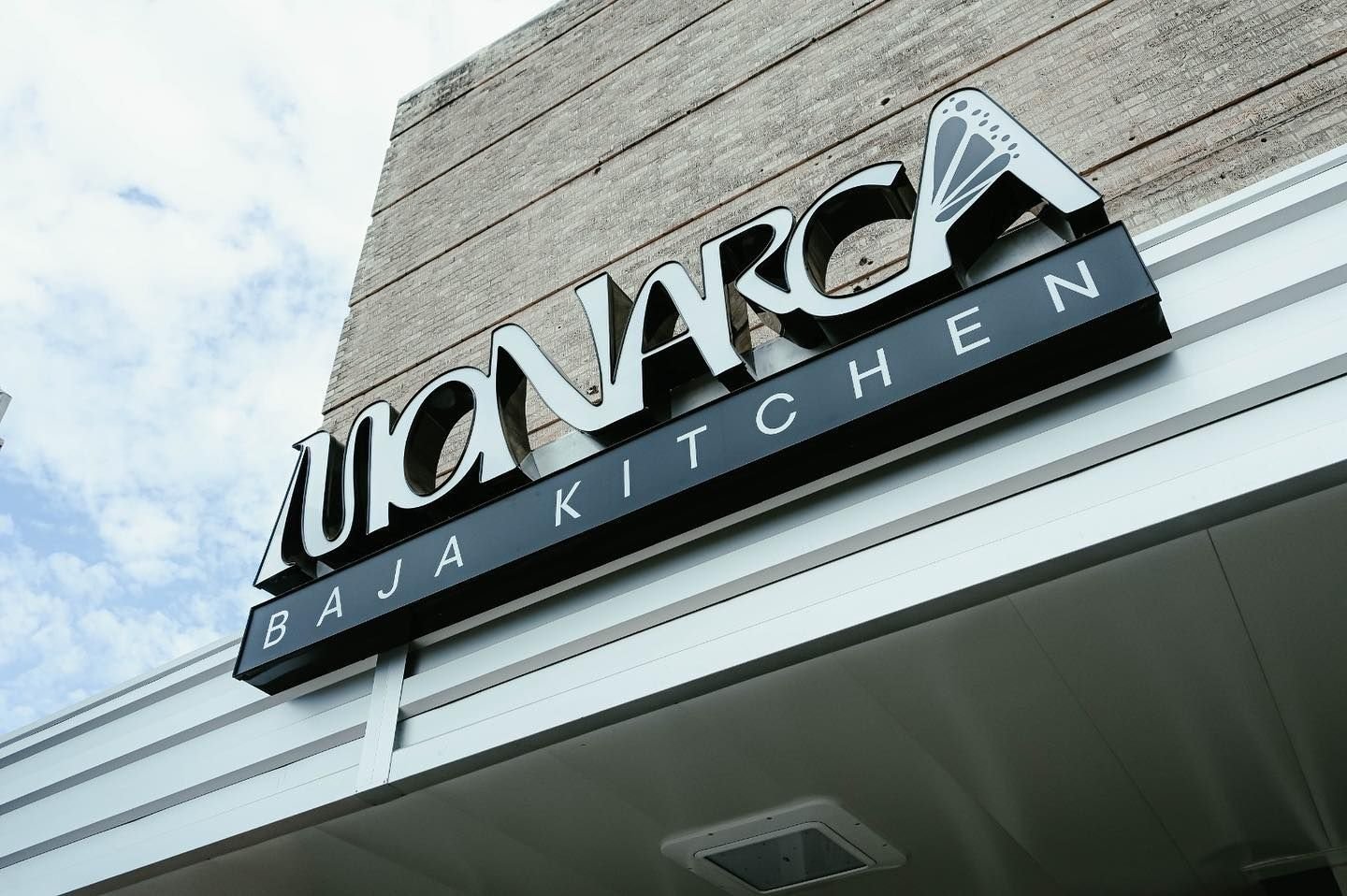 Monarca Baja Kitchen