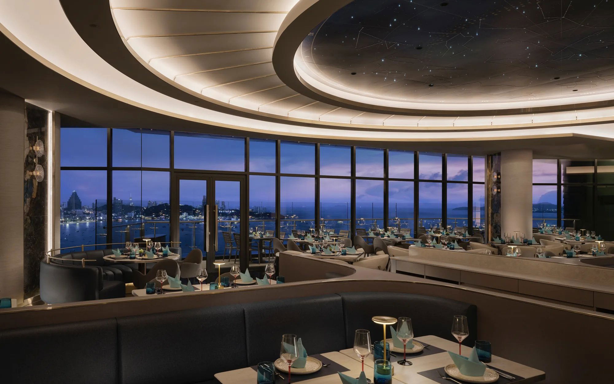 Blue Atlantis Rooftop Restaurant, Restaurant in Chon Buri