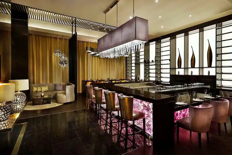 Ash & Oak Lounge, Abu Dhabi, United Arab Emirates