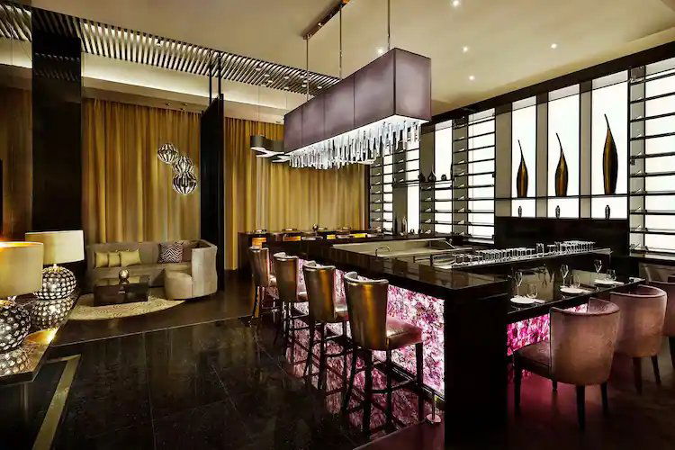 Ash & Oak Lounge, Restaurant in Abu Dhabi