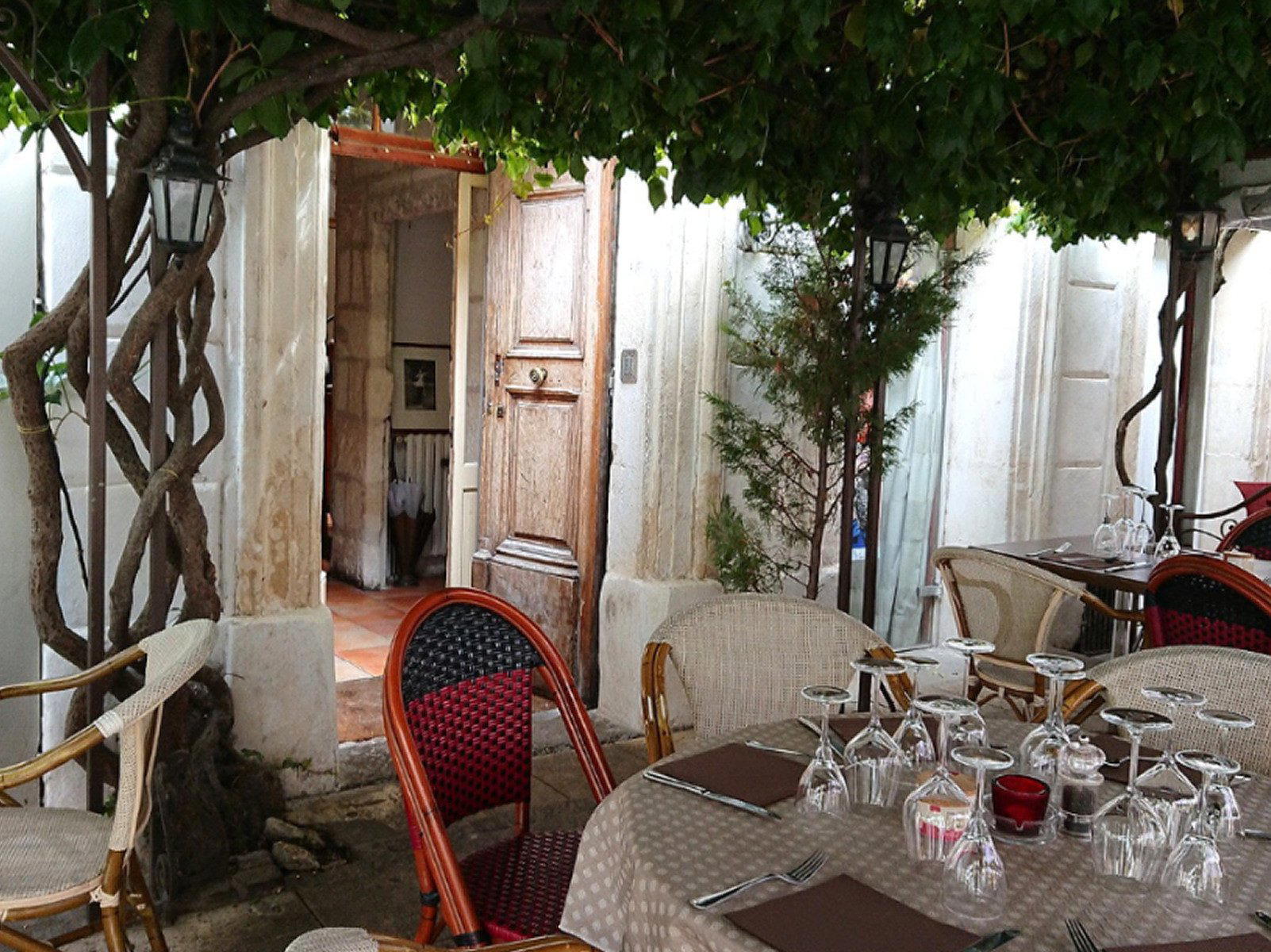 Le Galoubet restaurant in Arles, France