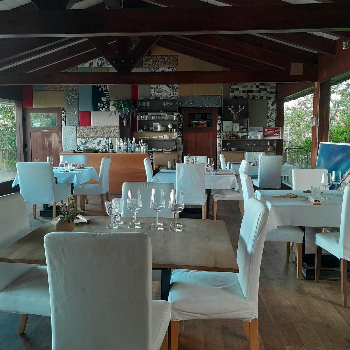 Los Llaureles restaurant in Cabranes