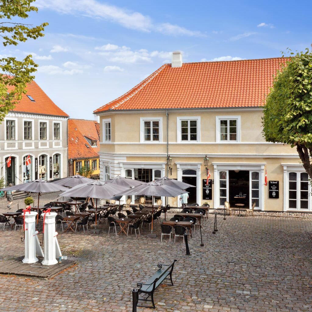 På Torvet restaurant in R Sk Bing