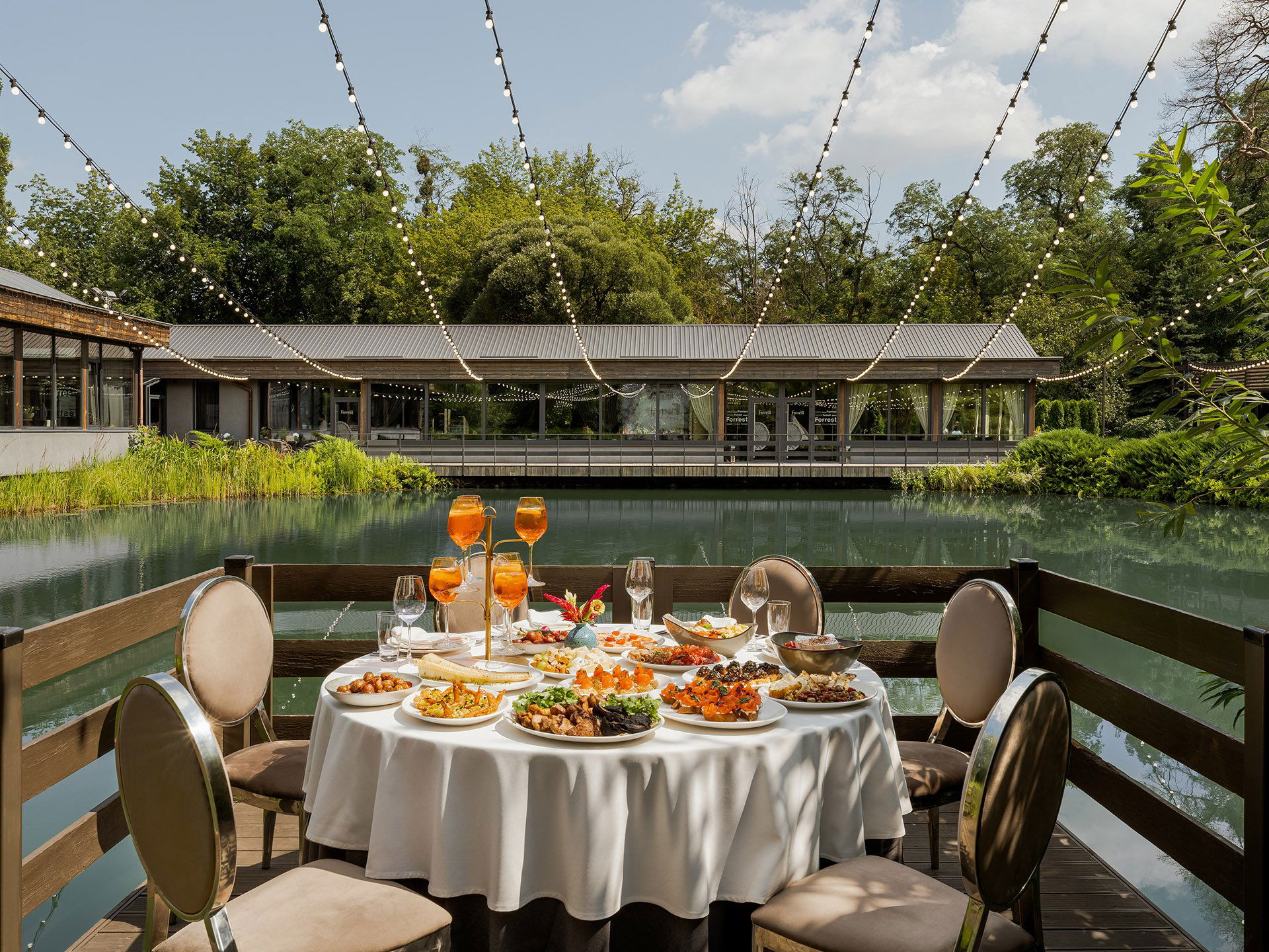Forrest Club, Restaurant in Kyiv