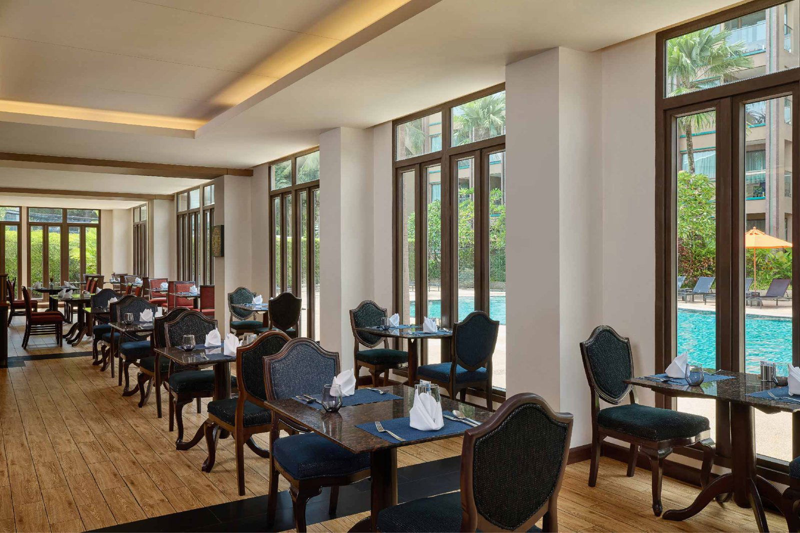 The Square Restaurant, Restaurant in Phuket
