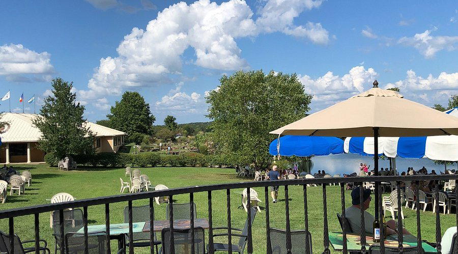 Vineyard Café restaurant in Lick Creek