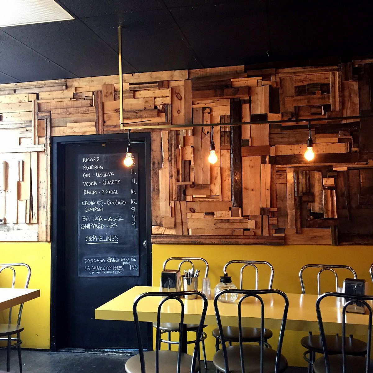 Restaurant Mile-Ex, Restaurant in Montreal