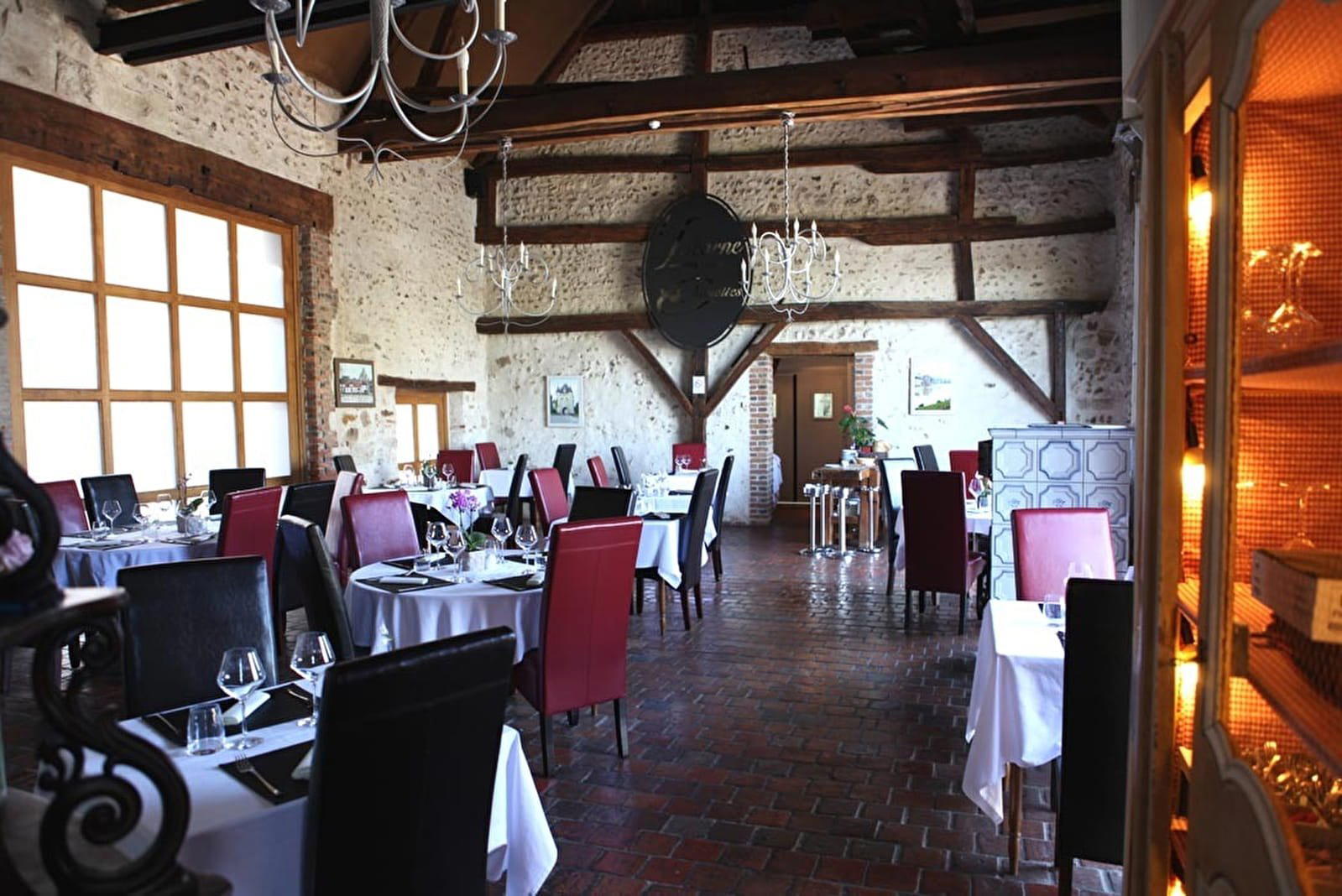 Auberge La Lucarne aux Chouettes restaurant in Villeneuve Sur Yonne, France