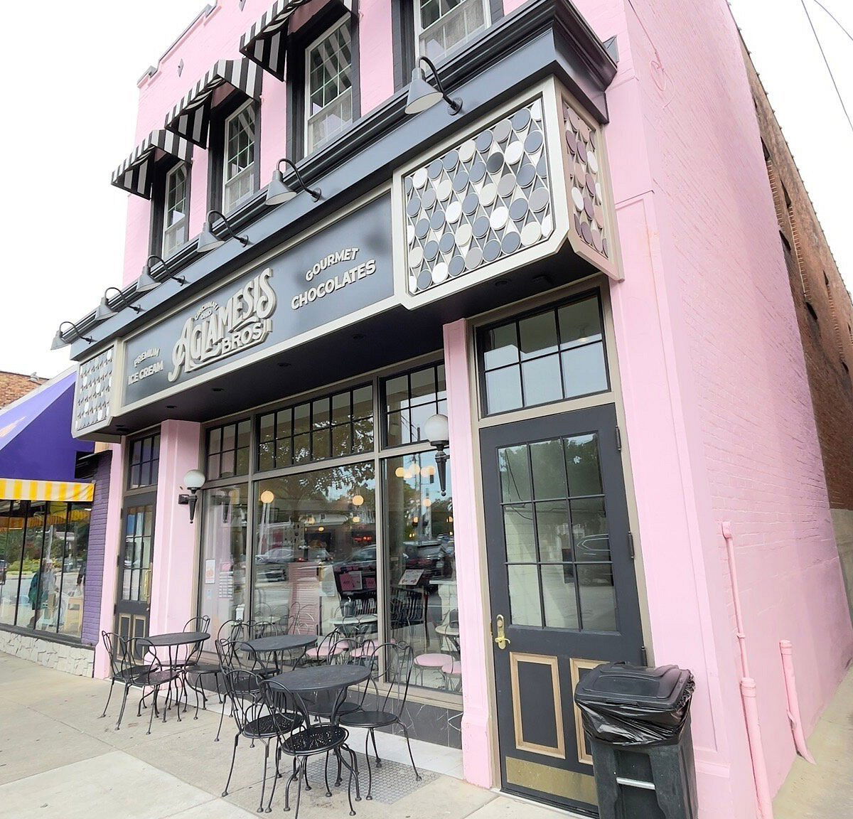 Aglamesis Brothers, Restaurant in Cincinnati