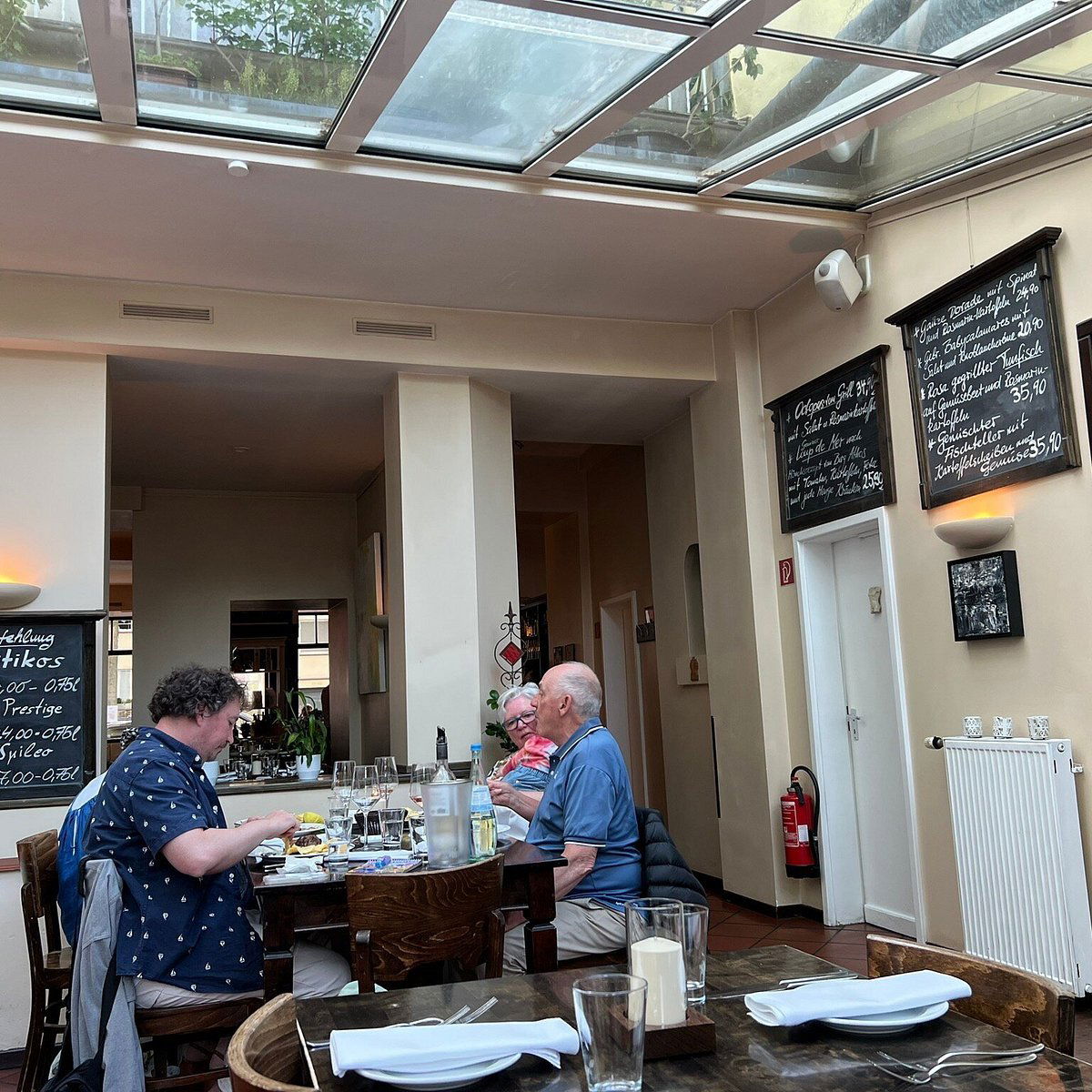 Askitis greekcuisine, Restaurant in Dusseldorf