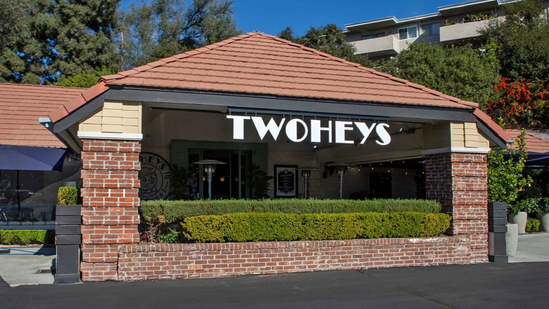Twohey's Restaurant, Restaurant in South Pasadena