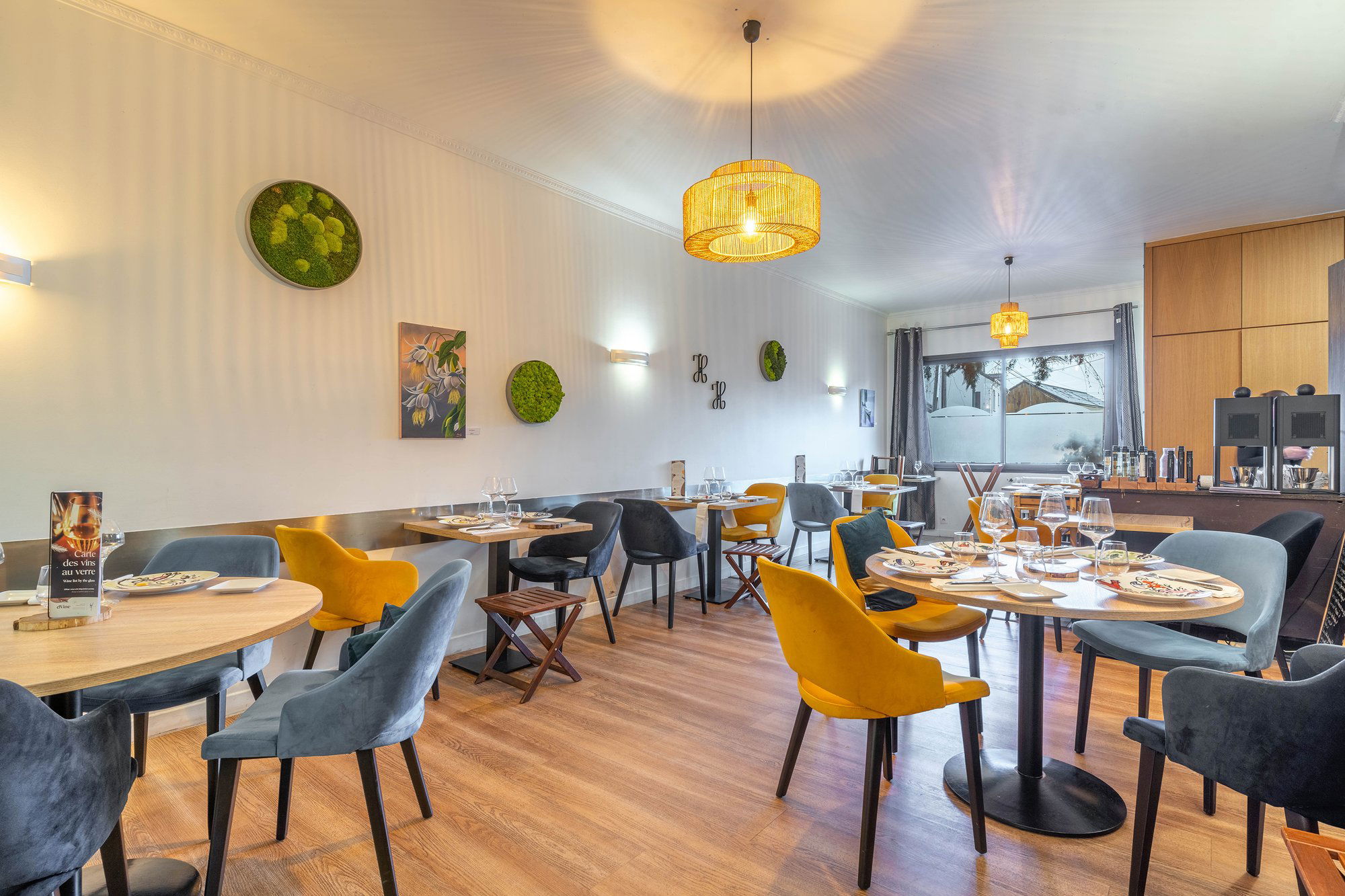 Vin sur Vin, Restaurant in Ermont