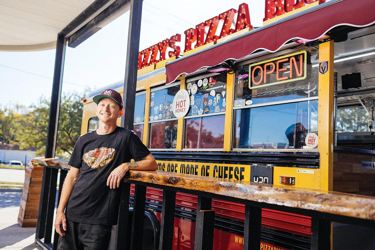 Izzy's Pizza Bus restaurant in Omaha