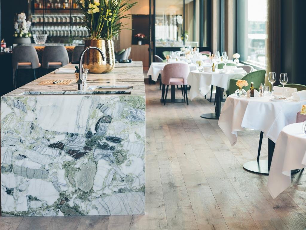 Marina, Restaurant in Ostend