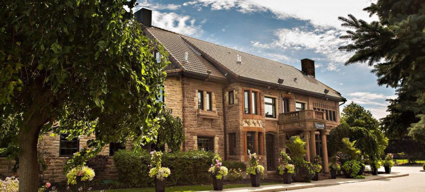 Edgewater Manor restaurant in Stoney Creek