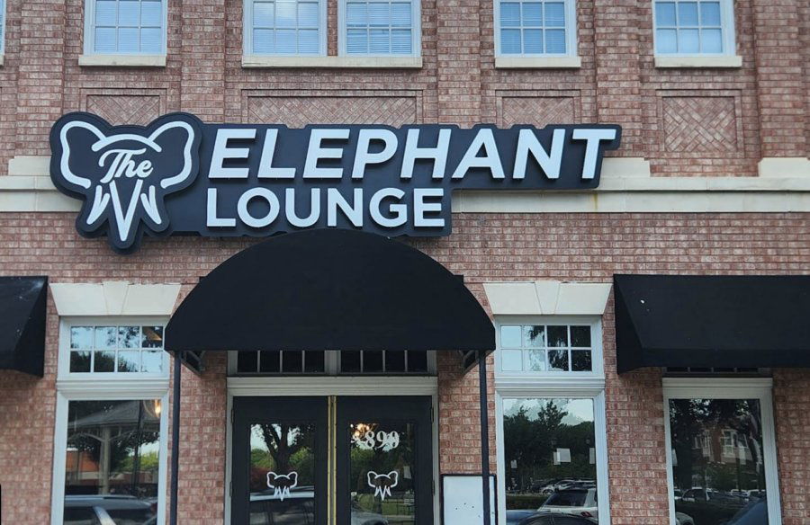 The Elephant Lounge, Restaurant in Flower Mound