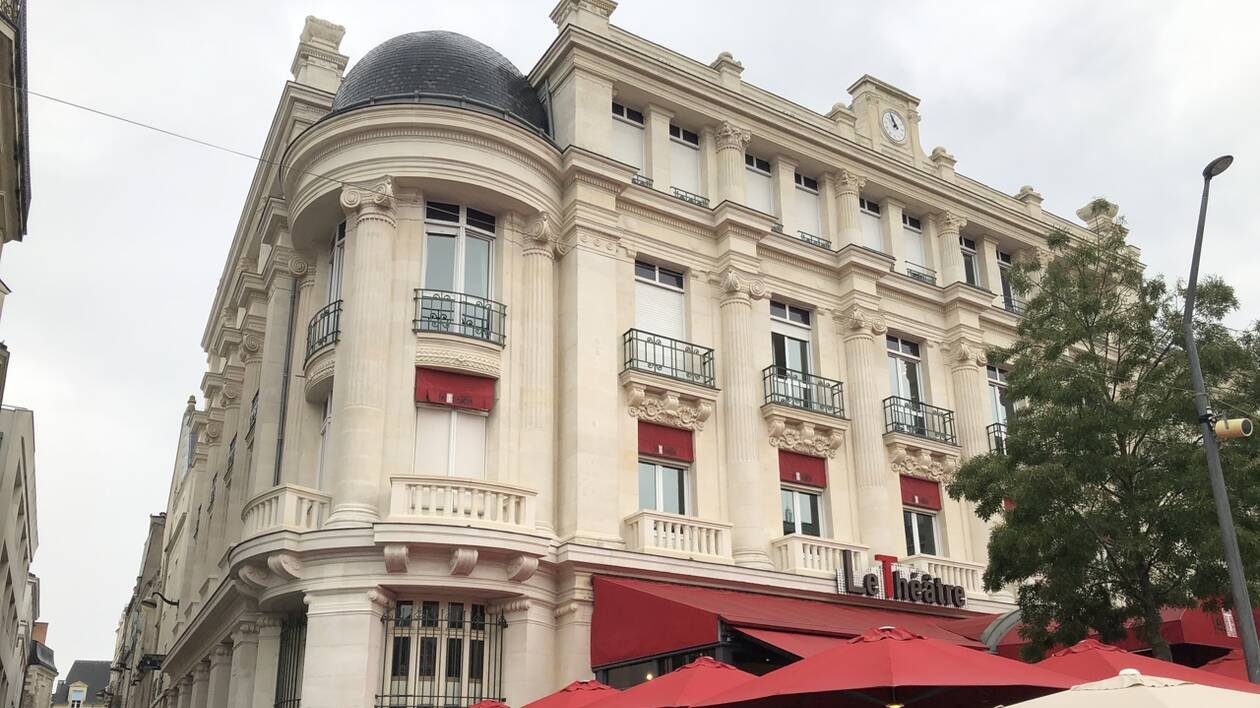 Le Théâtre