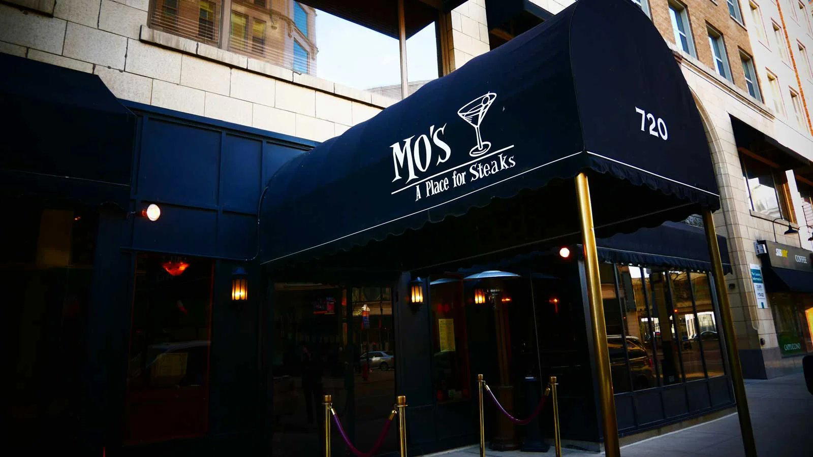 Mo's...A Place for Steaks restaurant in Milwaukee, United States